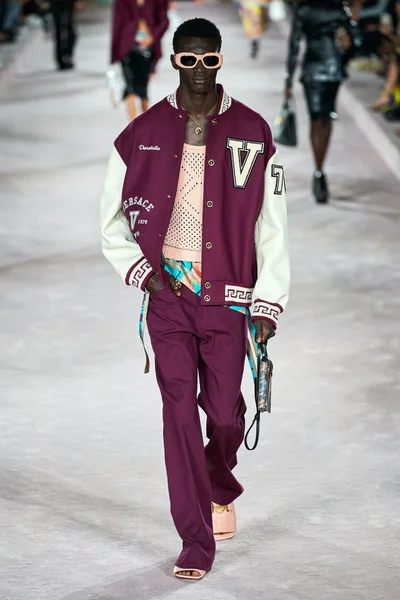 Look 17
